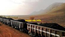 عربات قطار شركة اسنيم محملة بخام الحديد في طريقها إلى انواذيب-(أرشيف)
