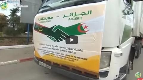 صورة من أول قافلة جزائرية تعبر المعبر باتجاه موريتانيا (ارشيف)