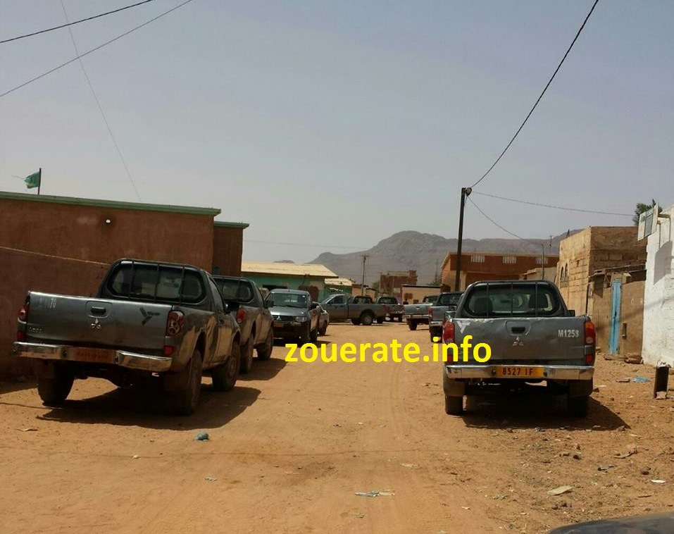 مجموعة من سيارات ميتسوبيشي من نوع  L200 ذات المقصورة الواحدة اليوم أمام إدارة الأمن في ازويرات