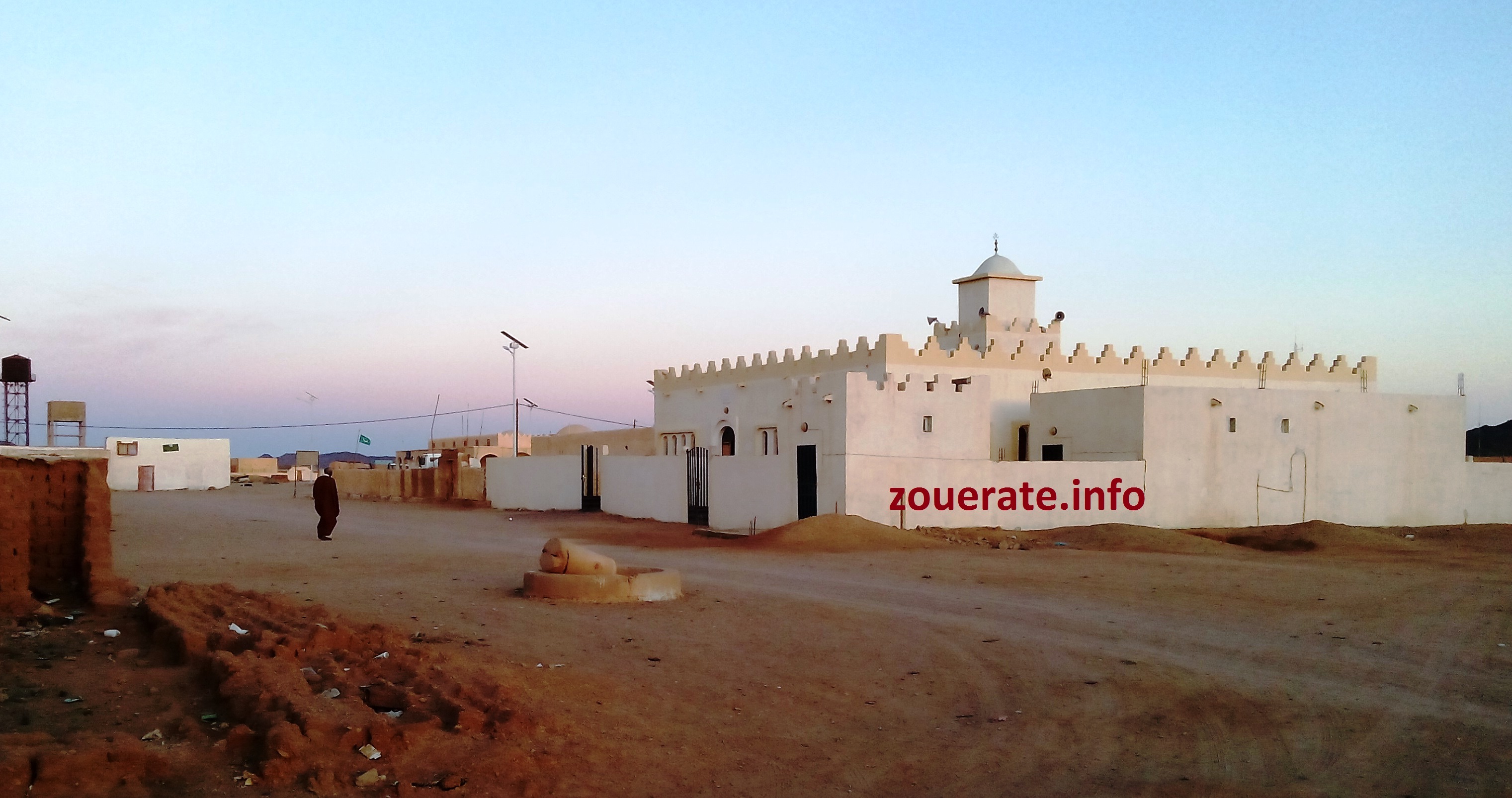المسجد الجامع في بئر ام اكرين-ازويرات إنفو/أرشيف