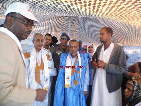 الوفد الرسمي لدى معاينته للتجهيزات المستخدمة في الأسام التحسيسية