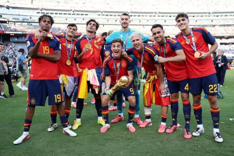 رياضة : المنتخب الإسباني يفوز بكأس العالم لكرة القدم