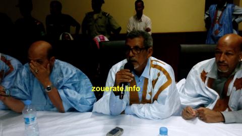 شيخ مقاطعة ازويرات محمد ولد افلواط خلال كلمته في المهرجان