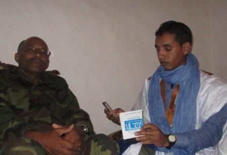 عضو قيادة الأركان العامة في الجيش الصحراوي يوسف أحمد خلال مقابلة سابقة مع الأخبار