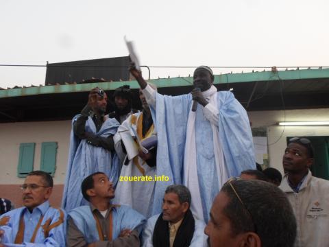  مناديب العامة لعمال موريتانيا أمام حشد من العمال