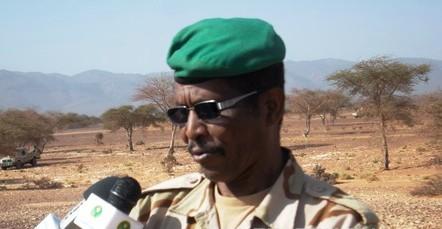 الجنرال محمدن ولد بلال قائد المنطقة العسكرية في تيرس زمور