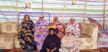 المنسقتان مع أنتاء تفقدهما لنساء مبادرة رد الجميل في ازويرات